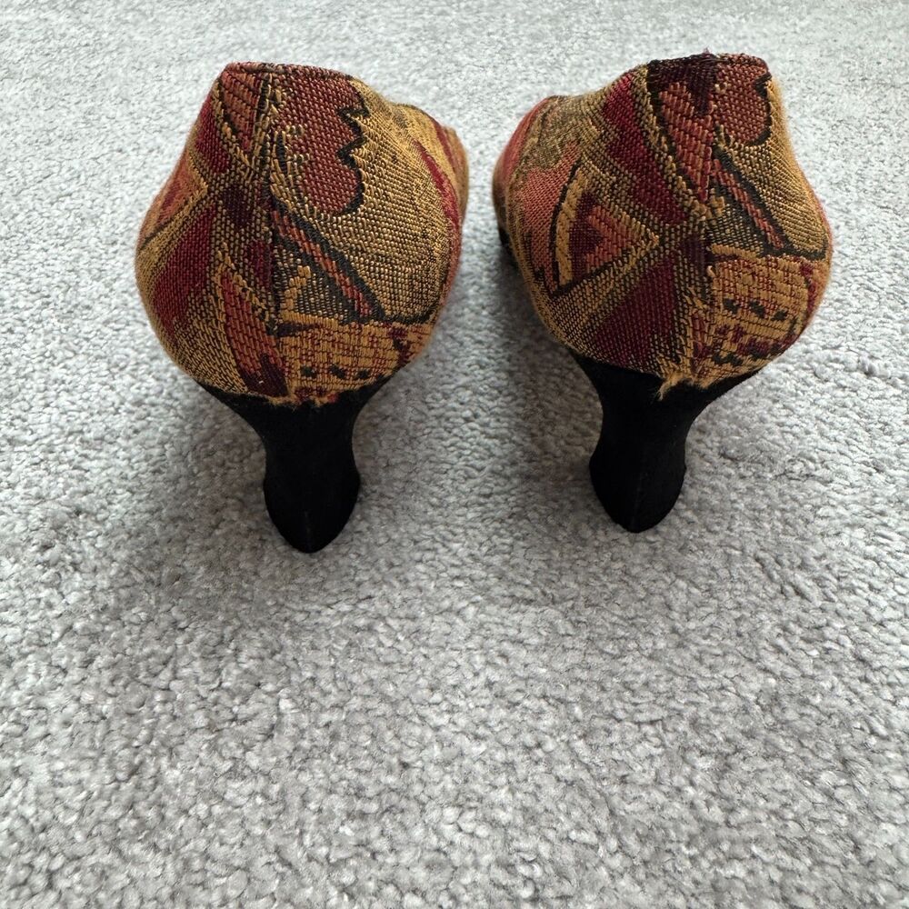 Phyllis Poland Tapestry Pointed Toe Kitten Heels Womens 8B Multi-Color Retro - Picture 3 of 13